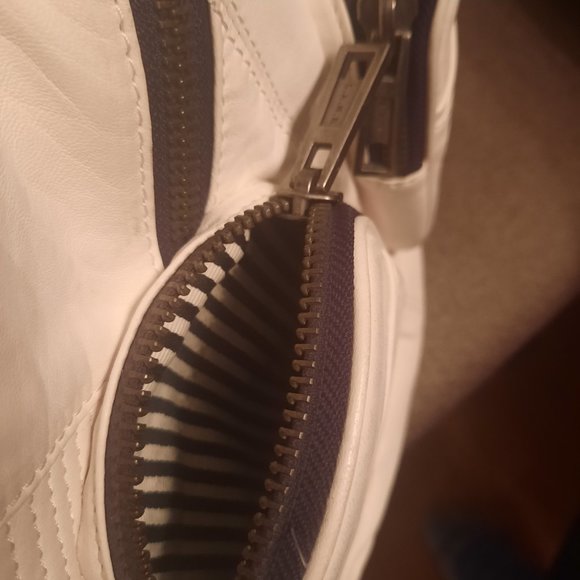 Gwen Stefani L.A.M.B. Crossbody Bag White Leather - Picture 8 of 16